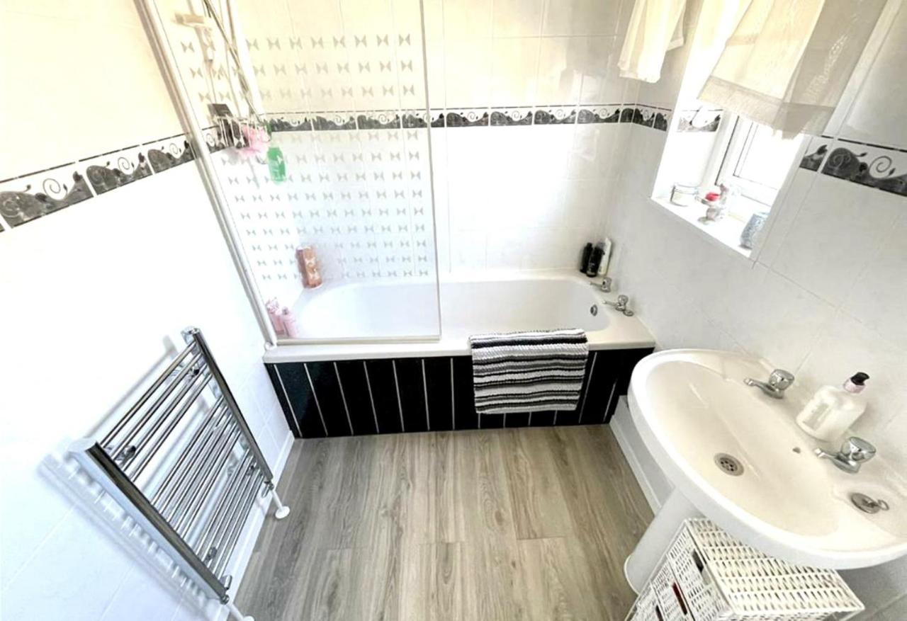 Lovely And Affordable House Closer To The Sea Хартлпул Екстериор снимка