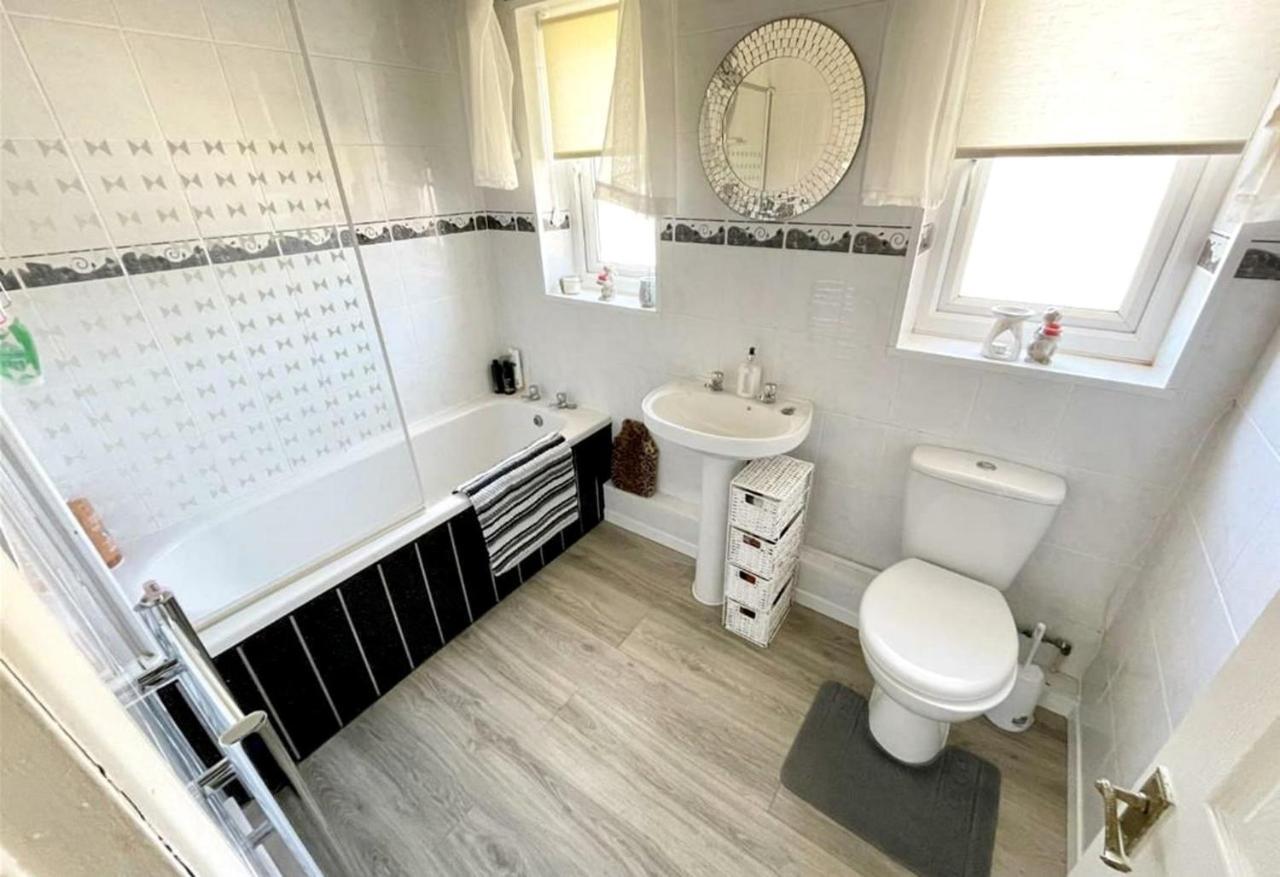Lovely And Affordable House Closer To The Sea Хартлпул Екстериор снимка